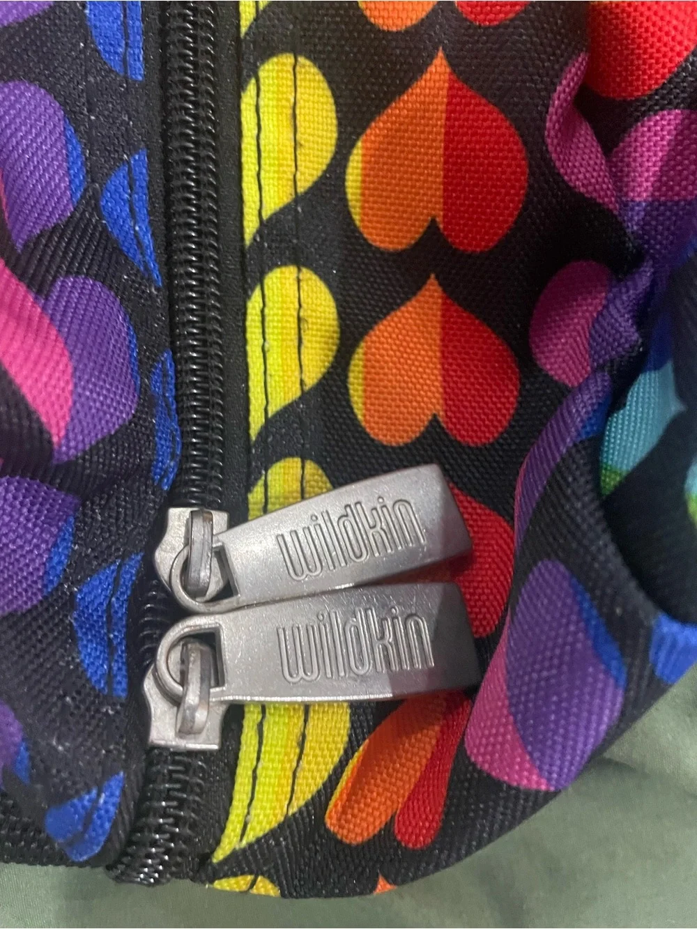 Wildkin mini duffle bag / rainbow heart /overnight bag